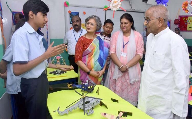  छात्रों की बहुमुखी प्रतिभा को निखारते हैं आर्ट-क्राफ्ट समारोह – डा. जगदीश गाँधी