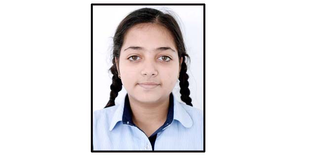  Prakhyati Gupta of CMS wins first prize in Collage-Making Competition