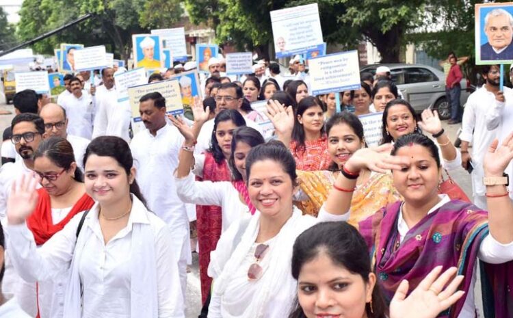  अहिंसा मार्च निकालकर बापू के सपनों को साकार  करने का संदेश दिया सी.एम.एस. शिक्षकों ने