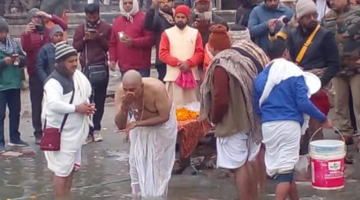  अयोध्या में गृह प्रवेश की यात्रा शुरू, रामलला के श्यामल श्रीविग्रह आचार्यों को समर्पित