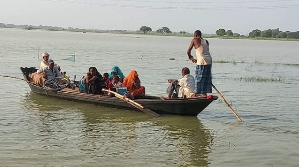  यूपी के कई जिलों में भारी बारिश से नदियां उफनाईं, मौसम विभाग ने की ये भविष्‍यवाणी